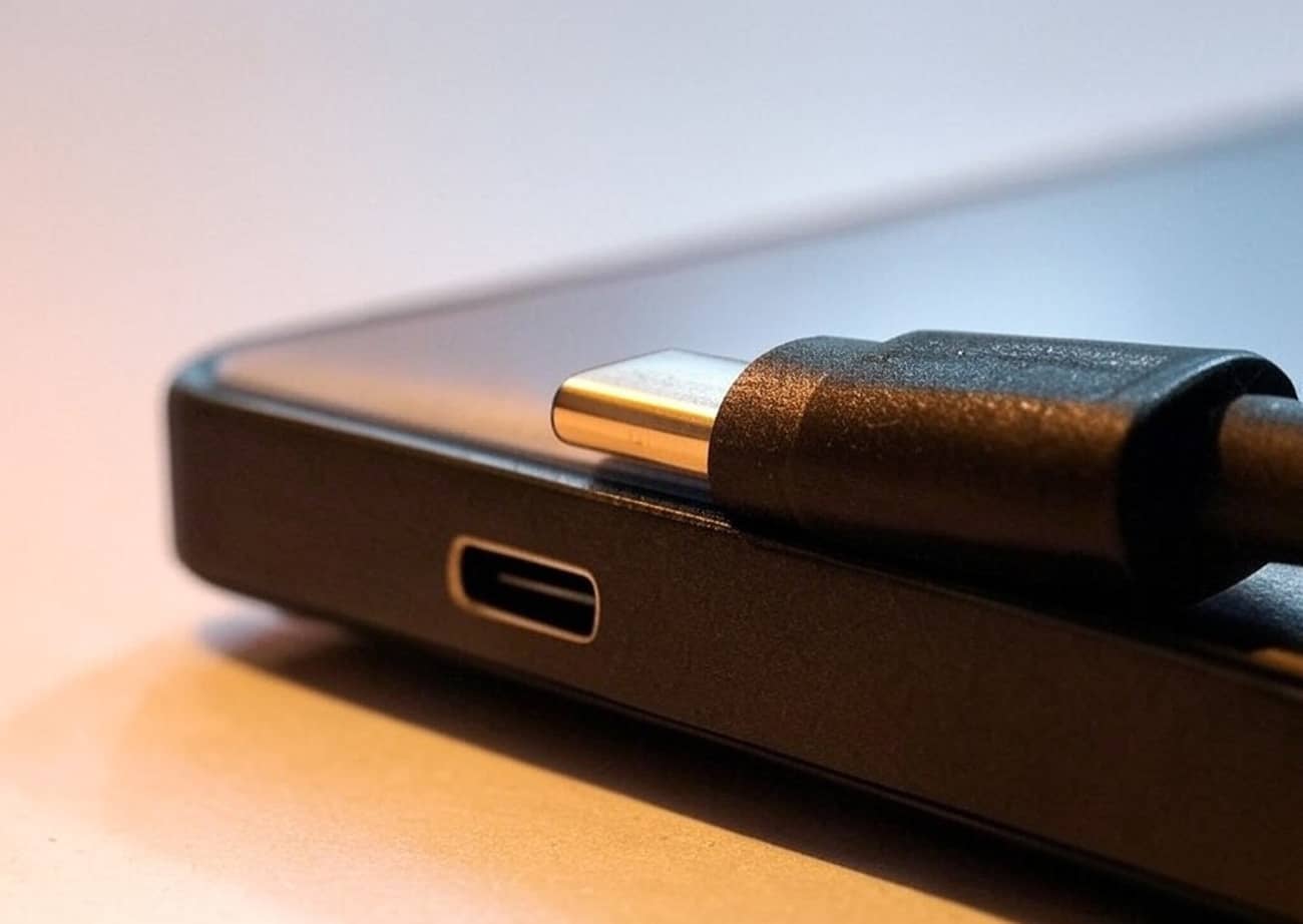 Port USB-C / USB Type-C avec son câble